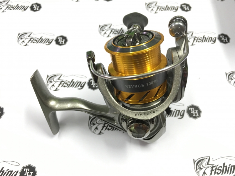 images/product/รอกสปินนิ่ง DAIWA REVROS 1003H LIMITED สปูลทอง ของใหม่ประกัน AKAN/รอกสปิน DAIWA REVROS 1003H LIMITED 1.JPG